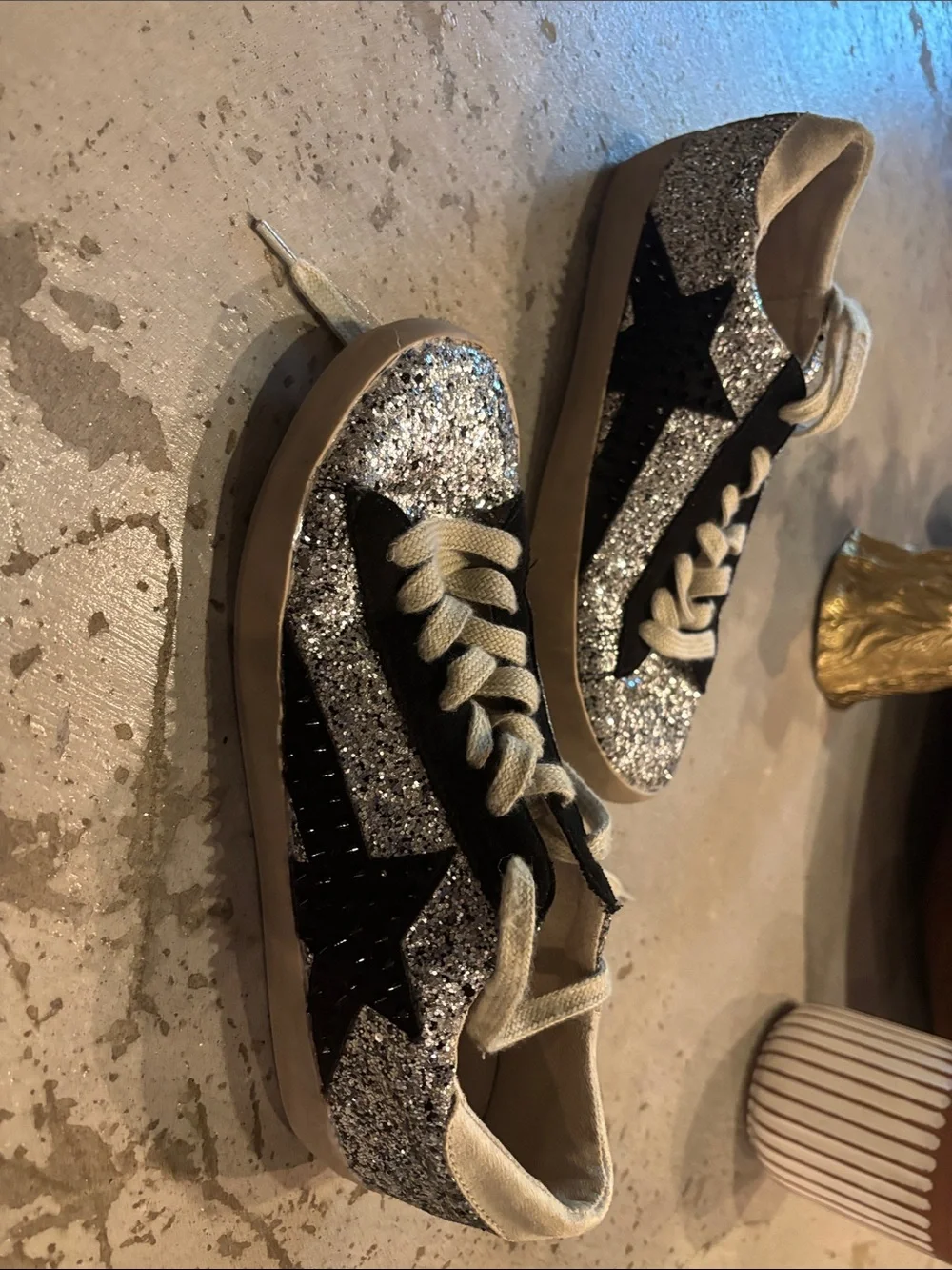 Shu shop size 9 Silver Glitter Low-Top Women's Sneakers with Black Star- so fun!